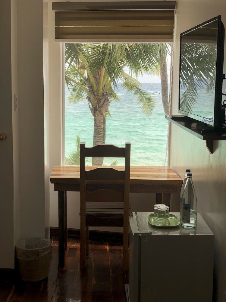 Hotel Divegurus Boracay Beach Resort
