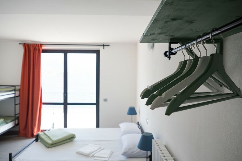 Hostal Lake Como Beach Hostel