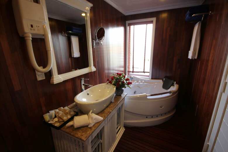 Signature Halong Cruise