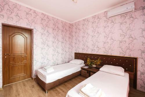Hostal Hotel Kometa 2