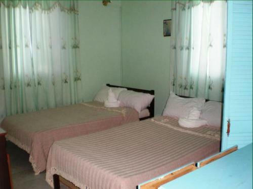 Hostal Crystal Heights Guest House