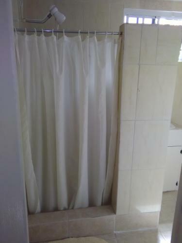 Hostal Crystal Heights Guest House