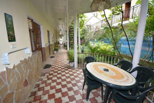 Hostal Gavan-adler Hotel