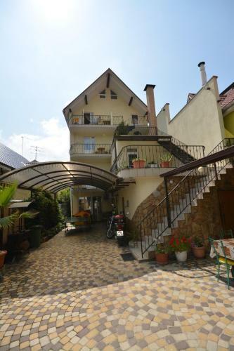 Hostal Gavan-adler Hotel