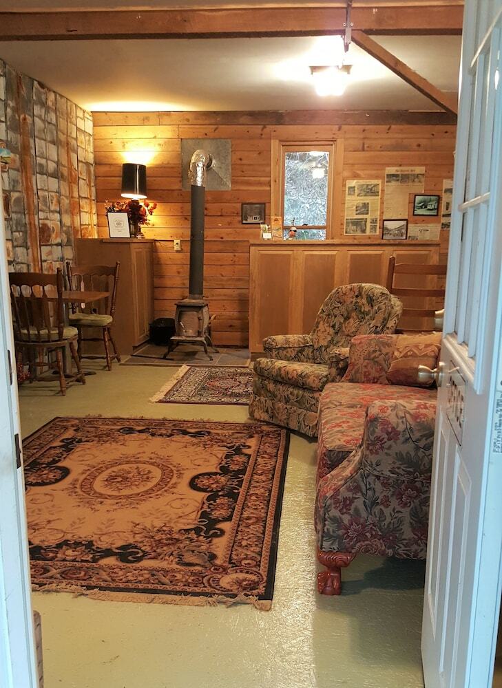 The Cabins At Healing Springs