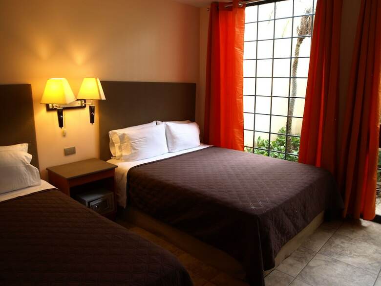 Hotel The Palm House Inn