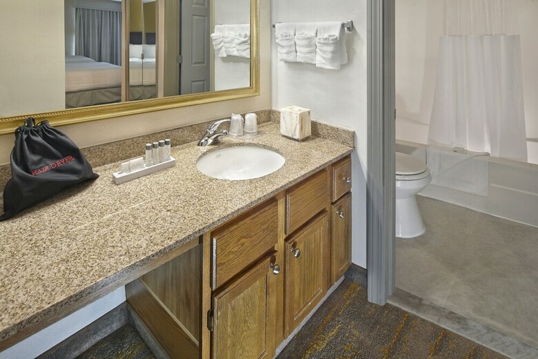 Aparthotel New Haven Village Suites