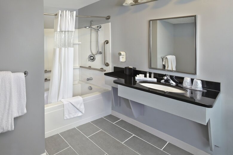 Aparthotel New Haven Village Suites