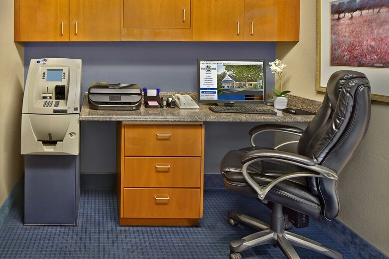 Aparthotel New Haven Village Suites