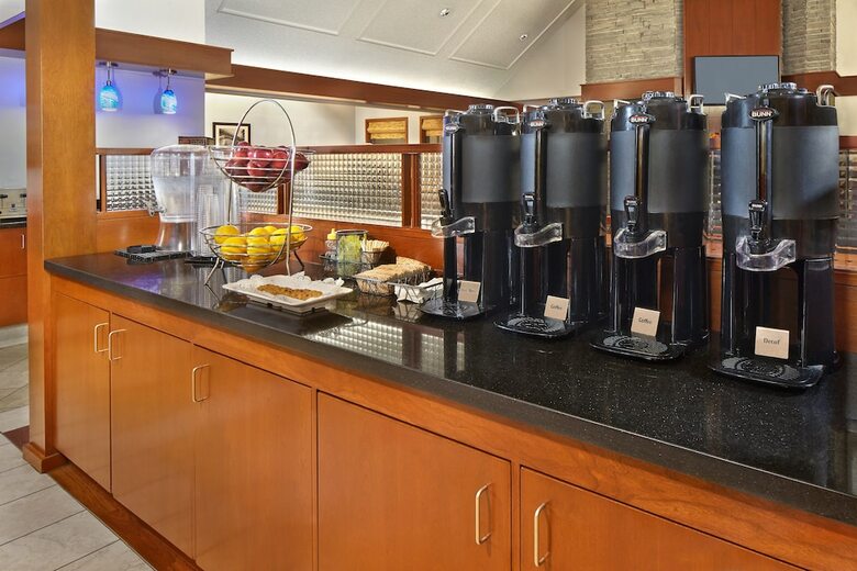Aparthotel New Haven Village Suites