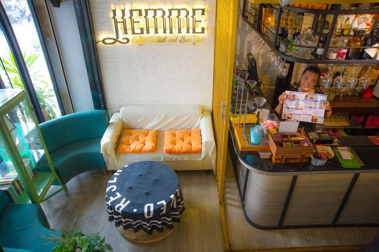 Hostal Glad Bangkok Hostel Bar And Restaurant