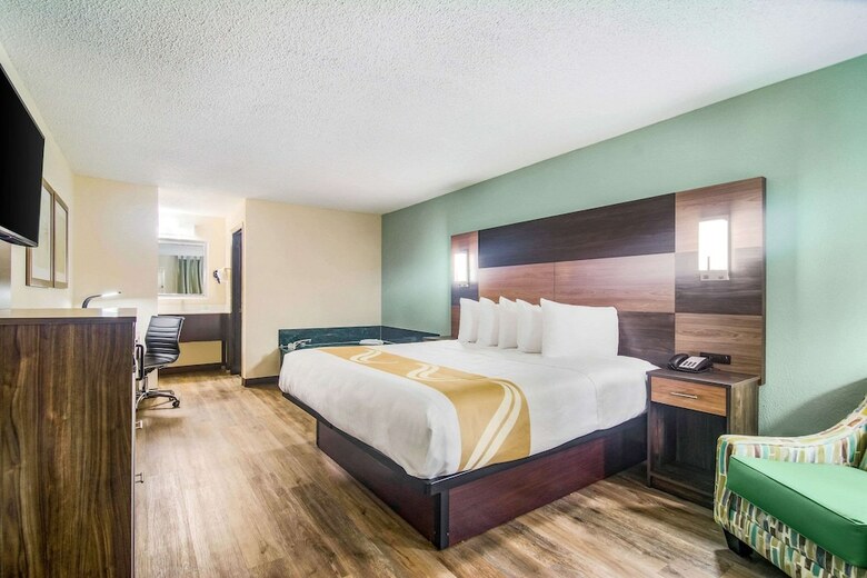 Hotel Quality Inn & Suites