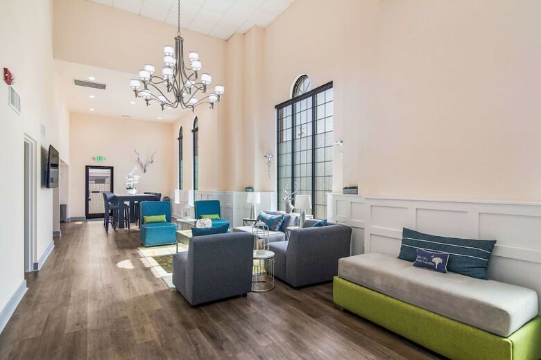 Hotel Quality Inn & Suites