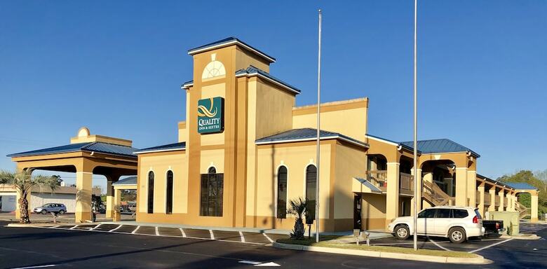 Hotel Quality Inn & Suites