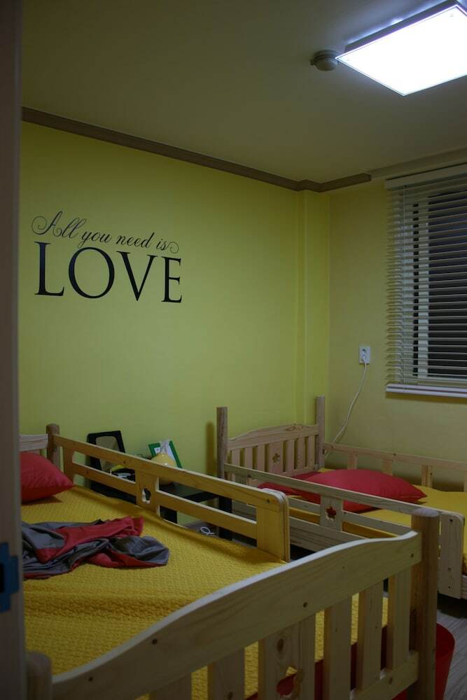 Hostal Egg House Sokcho Guesthouse