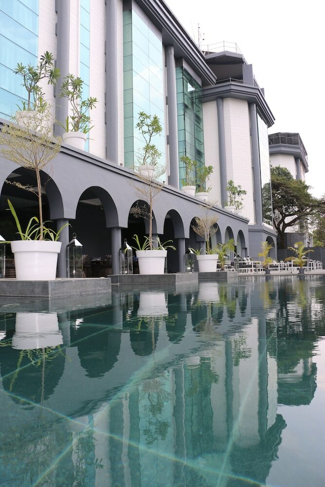 Hotel Radisson Blu Atria Bengaluru