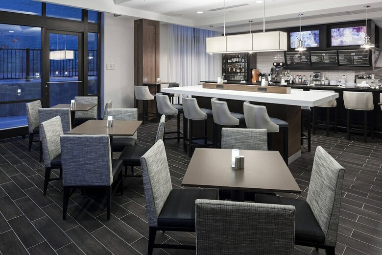 Hotel Courtyard By Marriott Richmond Downtown
