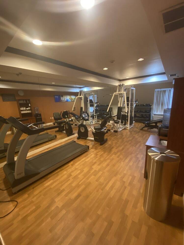 Hotel Comfort Suites Newark - Harrison