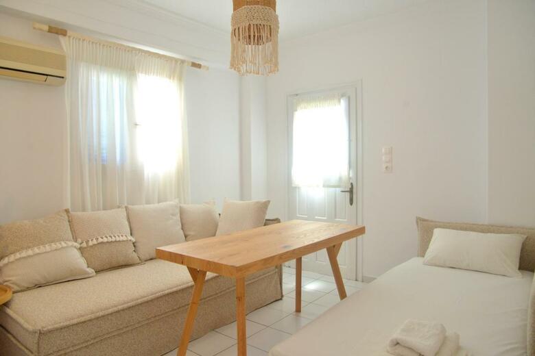 Giannis Hotel Apartments