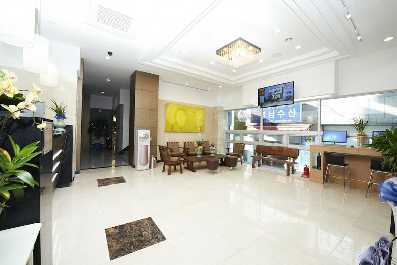 Hotel Noah