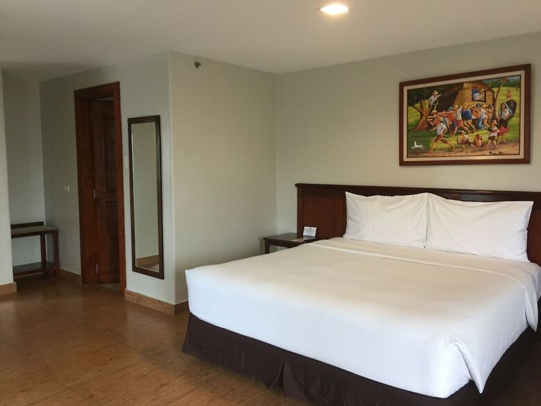 Mj Hotel & Suites
