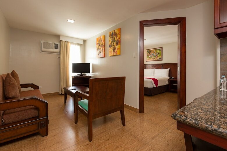 Mj Hotel & Suites