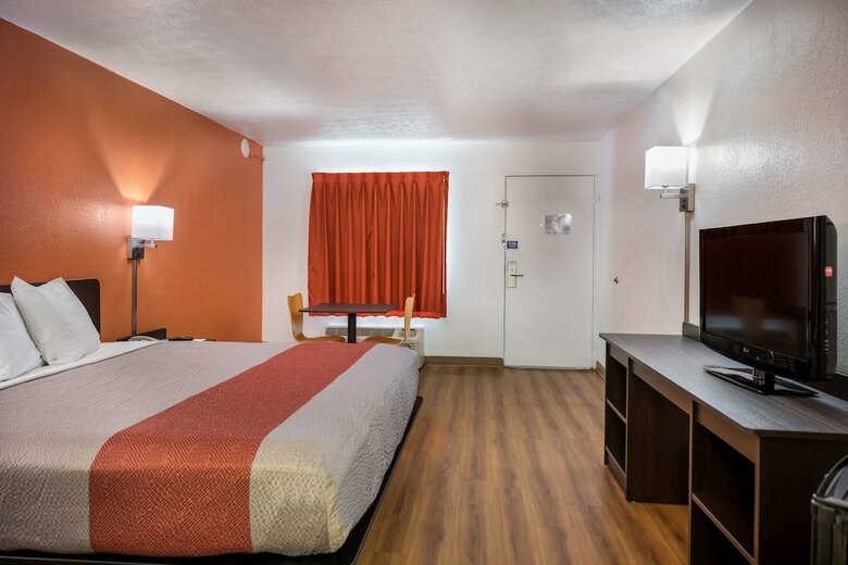 Motel 6 Opelika, Al