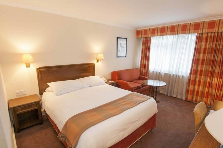 Hotel The Roebuck Inn