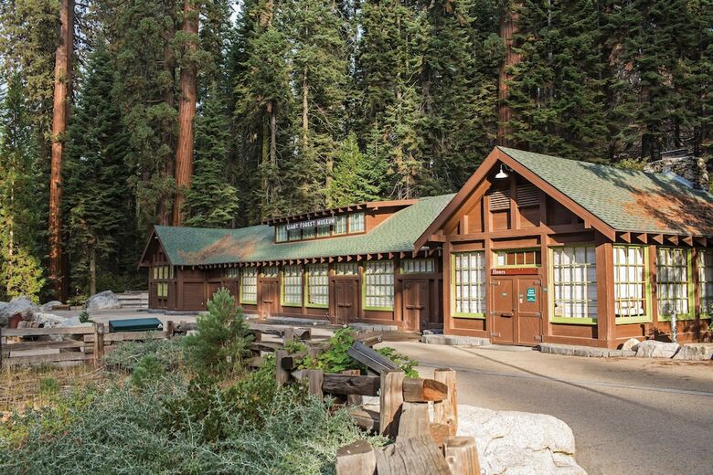 Hotel Wuksachi Lodge