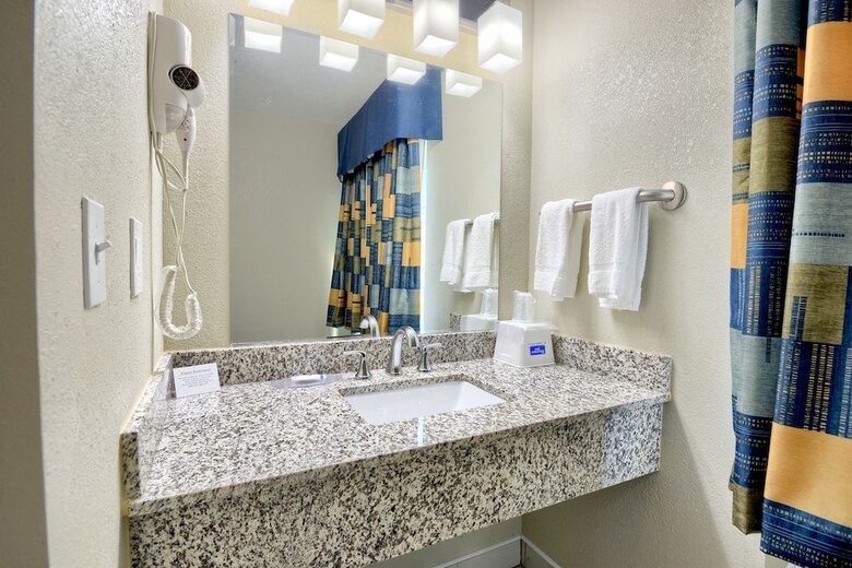 Motel Rodeway Inn And Suites