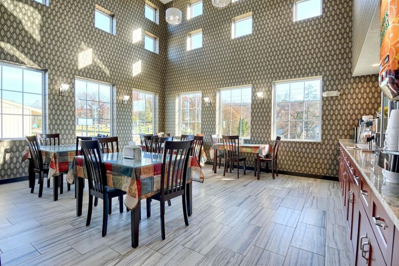 Motel Rodeway Inn And Suites