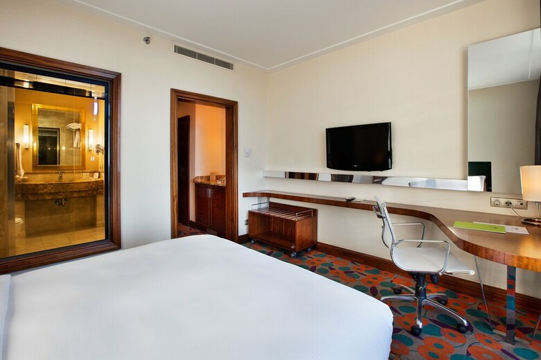 Doubletree By Hilton Hotel Van