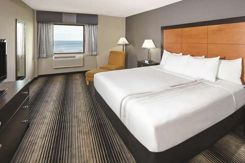 Best Western Plus Hyde Park Chicago Hotel