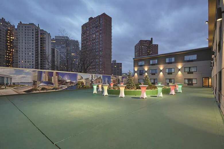 Best Western Plus Hyde Park Chicago Hotel