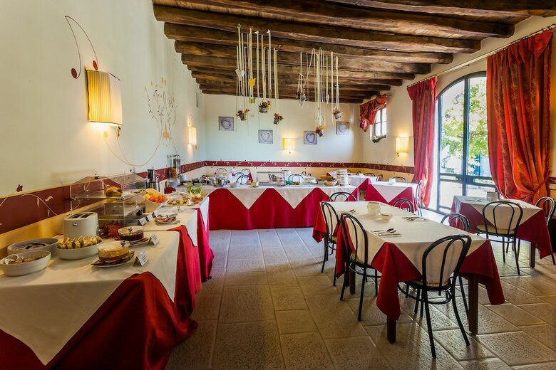 Hotel Villa Policreti