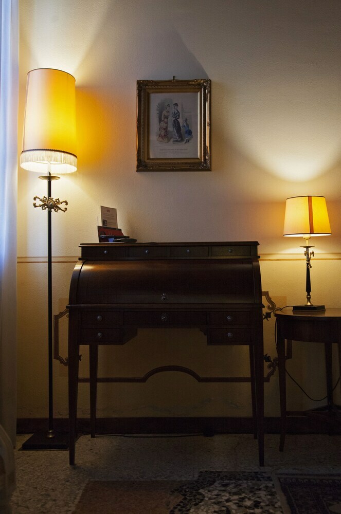 Hotel Villa Policreti