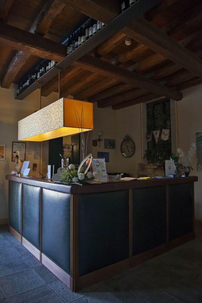 Hotel Villa Policreti