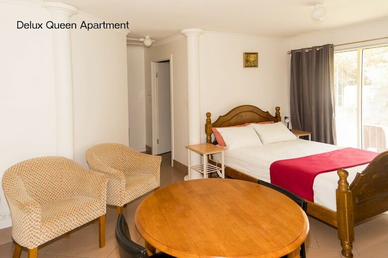 Apartamentos Ebony Quill Cottages