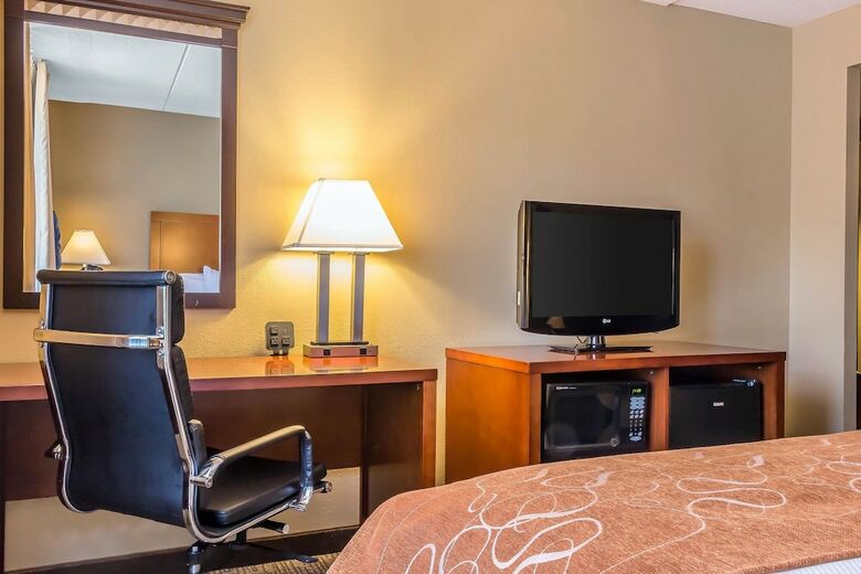 Hotel Comfort Suites Near Casinos