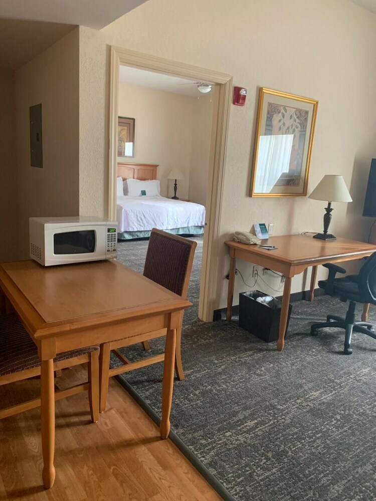 Hotel Country Suites