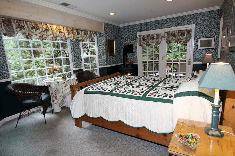 Mccaffrey House Bed And Breakfast Inn