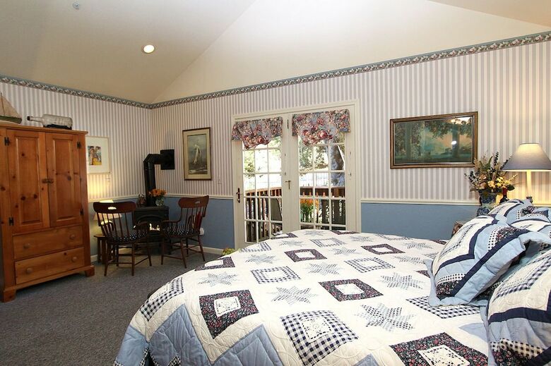 Mccaffrey House Bed And Breakfast Inn