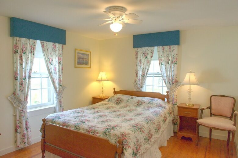 Bed & Breakfast Blackberry River Inn