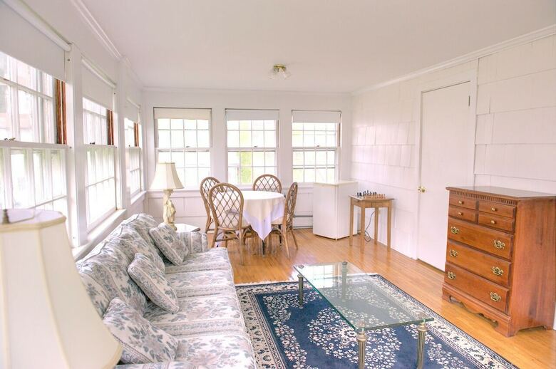 Bed & Breakfast Blackberry River Inn