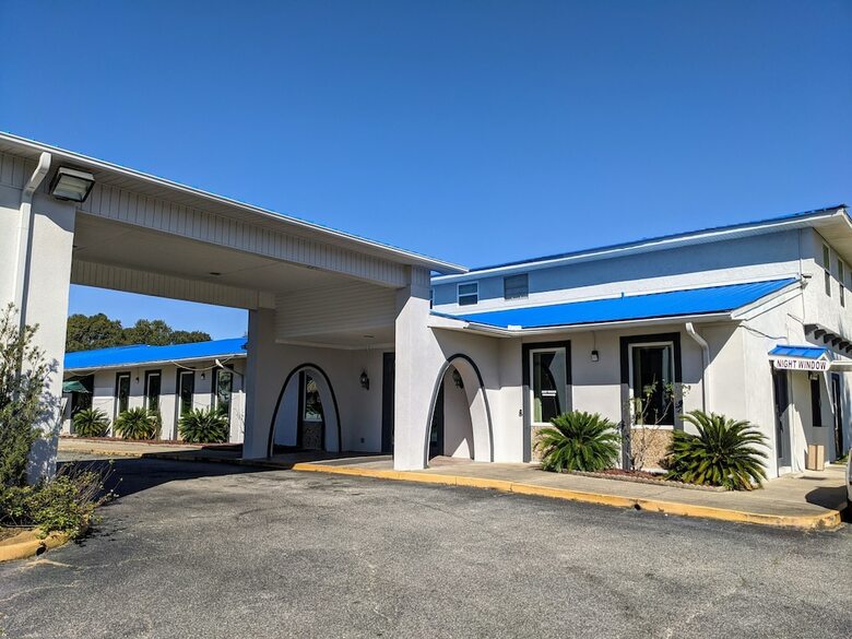 Motel Garden Inn & Suites