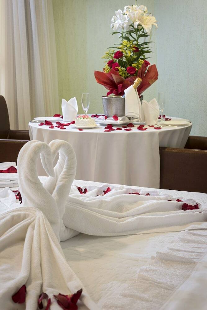Actuall Convention Hotel