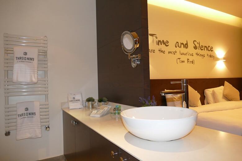 Hotel Three Onine Urban House