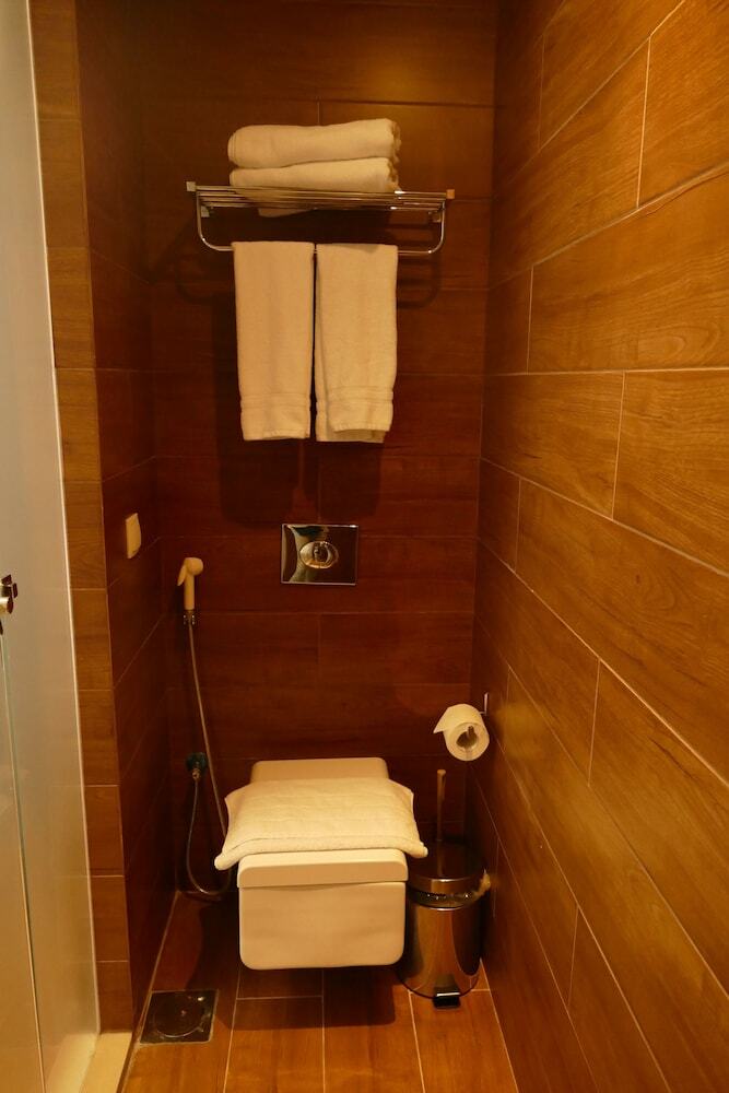 Hotel Three Onine Urban House