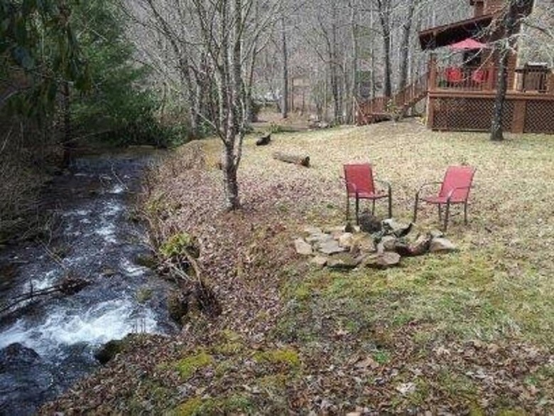Creekside Paradise Bed And Breakfast