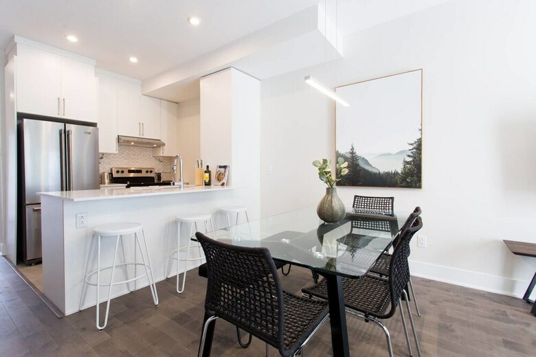Stunning Split Level 3 Br Little Italy Apartment